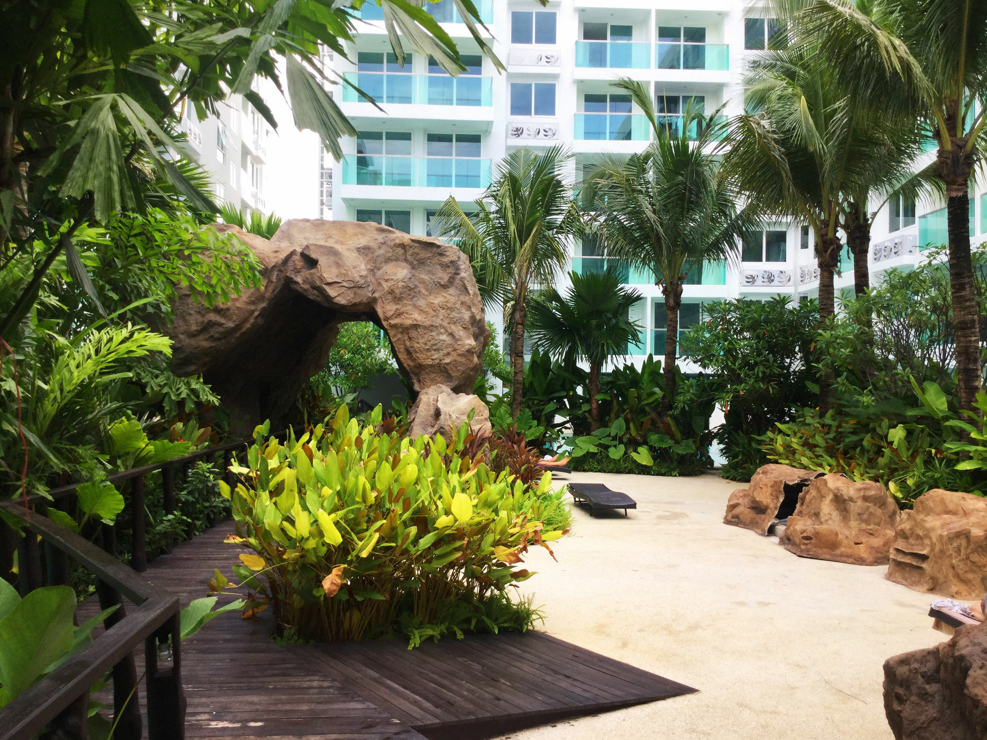 Amazon Residence By Pattaya Sunny Rentals Bãi biển Jomtien Ngoại thất bức ảnh